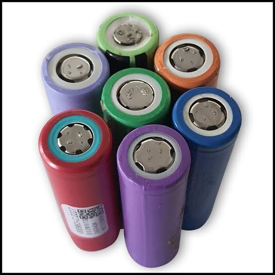 3PCS 18650 3.7v to 4.2v Cells Battery Rechargeable Original High Capacity High Quality 18650 cells 3v to 4.2v orignal used cells from laptop Batteries ,cells for power Bank ,For toys , for Other purpose