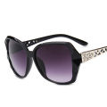 Women's Sunglasses with Diamonds ins to Make Big Face Thin-Looked Summer UV Protection Sunglasses Fashion Large Rim Sunglasses. 