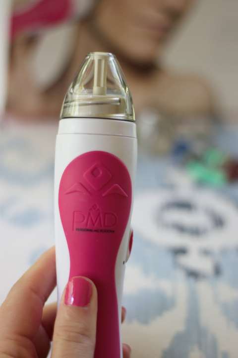 PMD%20PERSONAL%20MICRODERM%20PRO%20for%20Skin%20Care%20%20At-Home%20Microdermabrasion%20Machine%20with%20Kit%20for%20Face%20&%20Body%20%20UK%20Standard%20-%20Image%202