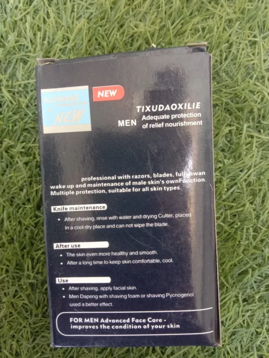 Stainless%20Steel%20Safety%20Classic%20Shaving%20Razor,%20Beard%20-%20Image%204