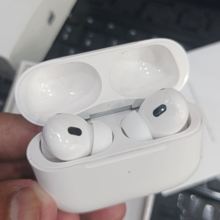 AirPods%20Pro%202%20%E2%80%93%20Wireless%20Earbuds%20with%20Active%20Noise%20Cancellation%20and%20Type-C%20Charging%20Made%20in%20California%20and%20Pop%20pop%20Sound%20-%20Image%203