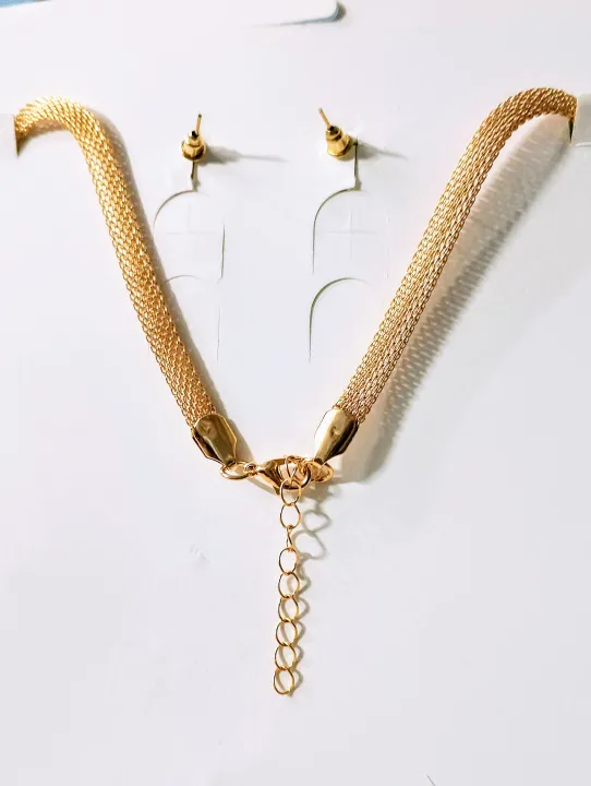 Elegant%20Metal%20Necklace%20&%20Earrings%20Set%20for%20Women%20%E2%80%93%20Stylish%20Designer%20Pendant%20Necklace%20-%20Necklace%20and%20Earrings%20-%20Image%206