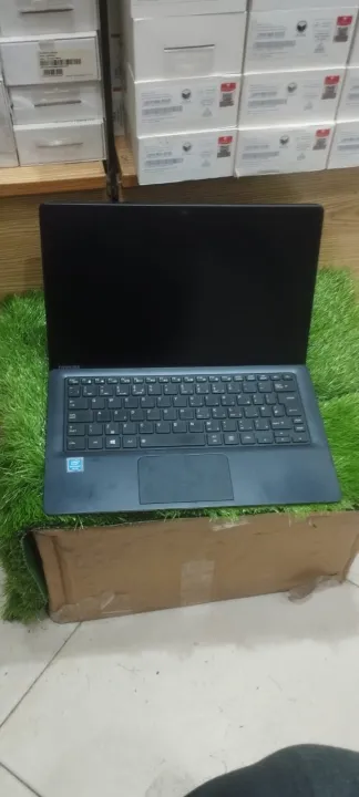 Toshiba%202%20in%201%20detachable%20touchscreen%20Core%20i5%20/%208th%20gen%208GB/%20256GB%20SSD%20%20FHD%20display%20Screen%20size%2013.3%20-%20Image%208