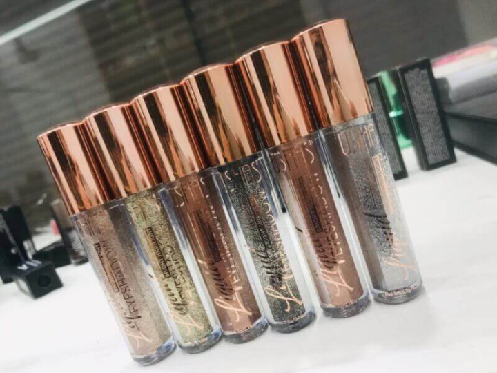 Liquid%20Eyeshadow%20Metallic%20Shiny%20Shimmer%20Long%20Lasting%20Waterproof%20Highly%20Pigmented%20Glow%20Eye%20Shadow%20-%20Image%203