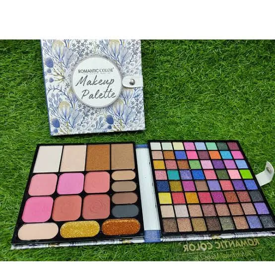 ROMANTIC%20COLOR%20BOOK%20EYESHADOW%20PALETTE%20-%20Image%202