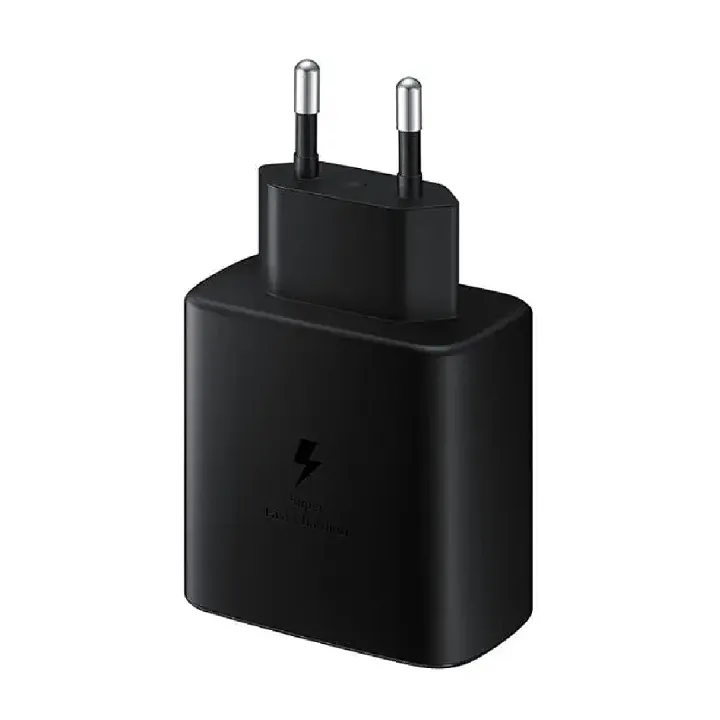 Samsung_45W%20Super%20Fast%20Charger%20With%20Type-C%20to%20Type-C%20Cable%20%7C%20PD%20Charger%20For%20all%20Mobile%20Phones%20and%20Samsung%20phones%20-%20Image%208