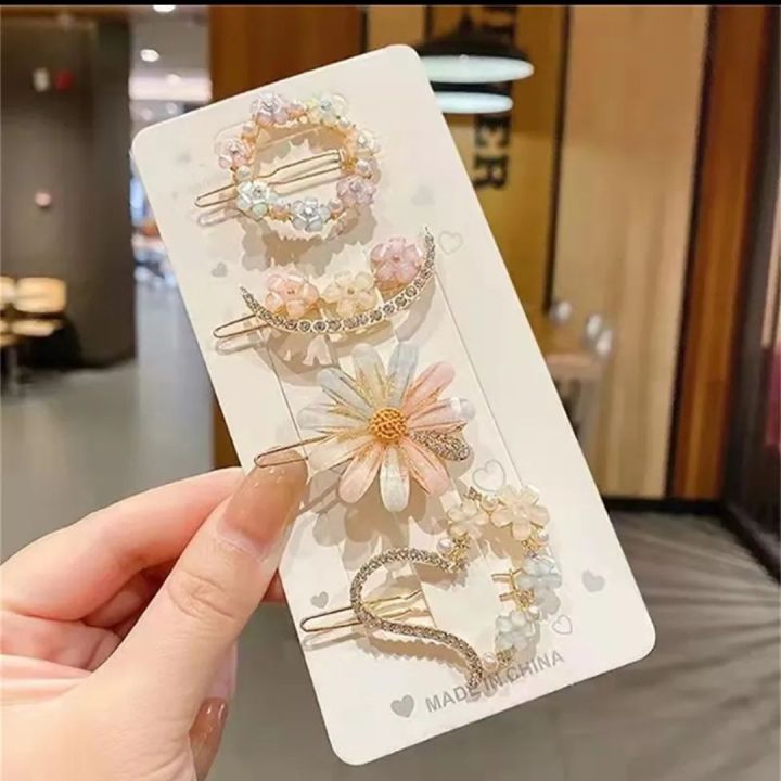 4Pcs,%20Set%20Sweet%20Crystal%20Hair%20Clips%20for%20Women,%20Korean%20Bow,%20Pearl,%20Star,%20Moon,%20Starfish,%20Bear%20Hairpins,%20Stylish%20Hair%20Accessories%20-%20Image%209
