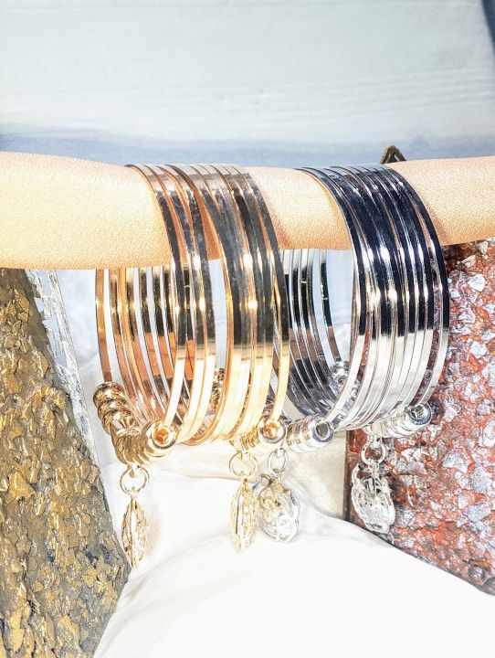 Bangle%20Set%20of%205/7/10%20Bangles%20with%20Floral%20Charms%20%E2%80%93%20Elegant%20Gold-Silver%20Plated%20Stylish%20&%20Trendy%20Bracelet%20Jewelry%20-%20Image%202