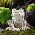 Zishfas Outdoor Skeleton Figurine Spooky Halloween Skeleton Animal Figurine for Home Office Decor Gothic Cat Frog Horse Statue Sculpture Ornament Halloween Skeleton Ornament. 