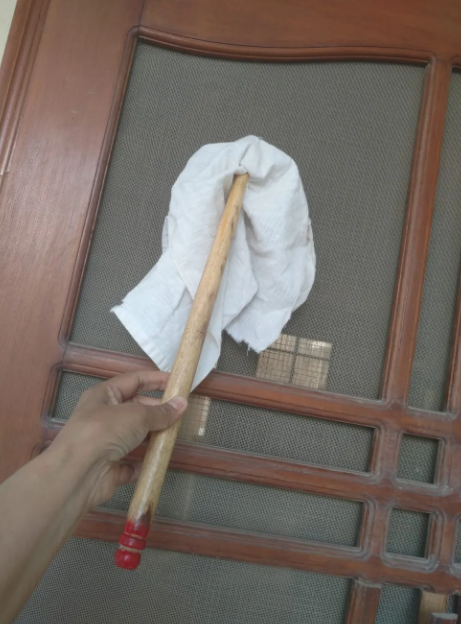 2pcs%2017%20inch%20long%20Wooden%20Jhatki%20stick%20without%20cloth%20for%20use%20cleaning%20window%20/%20%20dusting%20window%20door%20and%20remove%20the%20flying%20bee%20wooden%20stick%20duster%20mosquito%20cleaning%20tool%20-%20Image%206