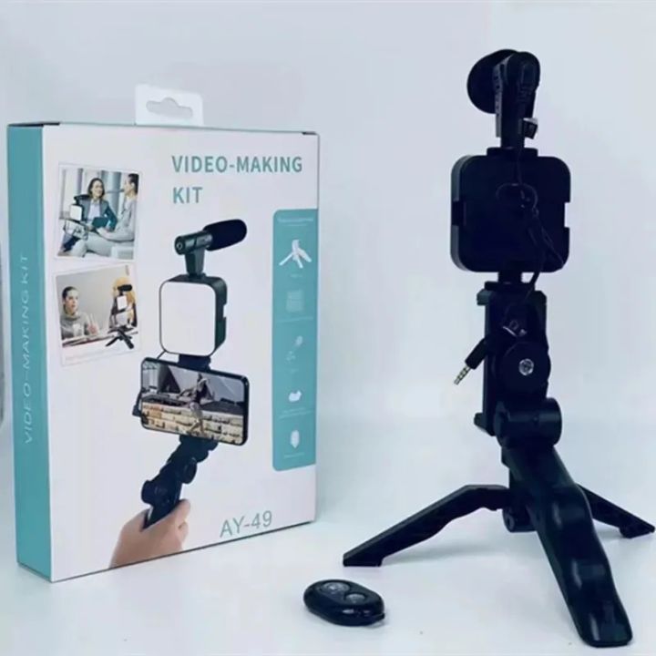 Vlogging%20Kit%20Accessories%20for%20Mobile%20Phone%20DSLR%20Camera%20Video%20Recording%20with%20Tripod%20Shoot%20Mic%20360%20LED%20Remote%20Selfie%20Light%20for%20Live%20Streaming%20-%20Image%202
