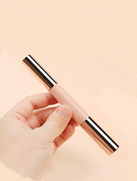 Silicone%20Makeup%20Applicator%20Stick%20%E2%80%93%20Portable%20Lipstick%20Style%20Foundation%20&%20Skincare%20Tool%20for%20Women%20-%20Image%203
