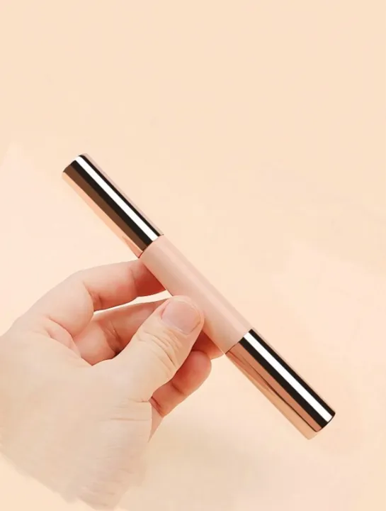 Silicone%20Makeup%20Applicator%20Stick%20%E2%80%93%20Portable%20Lipstick%20Style%20Foundation%20&%20Skincare%20Tool%20for%20Women%20-%20Image%203