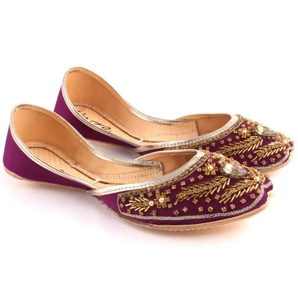 Women%20%E2%80%9CGINA%E2%80%9D%20Embossed%20Stone%20Indian%20Khussa%20-%20Image%204