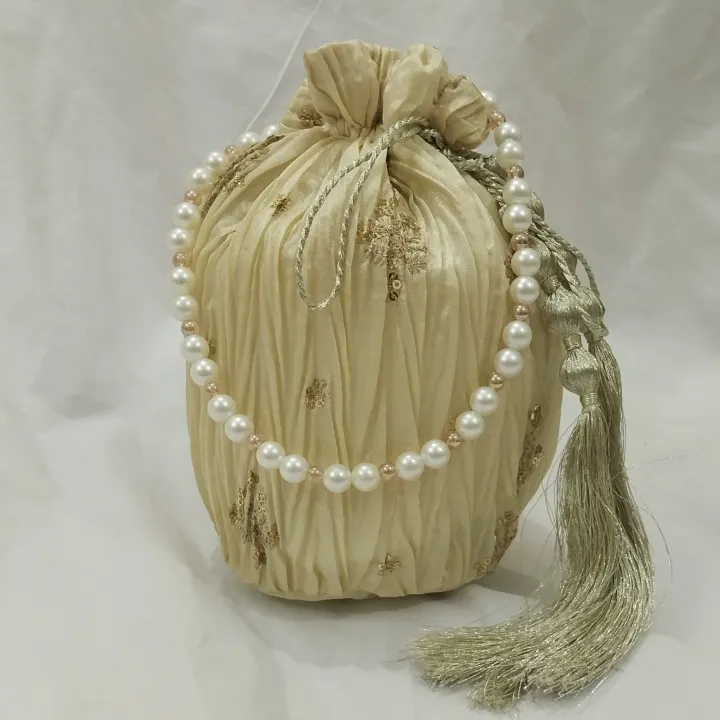 Embroidered%20fancy%20potli%20clutch%20golbag%20for%20wedding%20parties%20and%20gift%20-%20Image%204