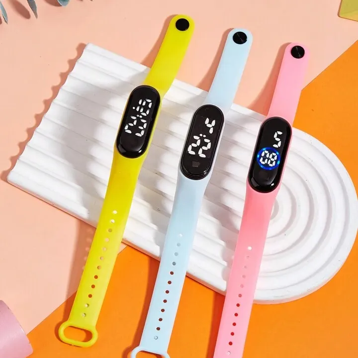 Touchscreen%20LED%20Watch%20For%20Kids%20Boys%20and%20Girls%20Waterproof%20Smart%20Silicon%20Watch%20for%20Children%20-%20Image%204