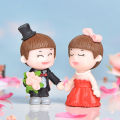 Couple Miniature Exquisite Detail Compact Delicate Couple Statue. 