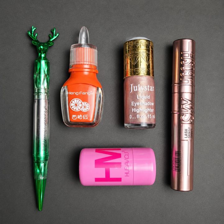All-in-One%20Daily%20Makeup%20Deal%20Lip,%20Eye%20&%20Face""5%20in%201%20Makeup%20Combo%20Set%20-%20Image%2010