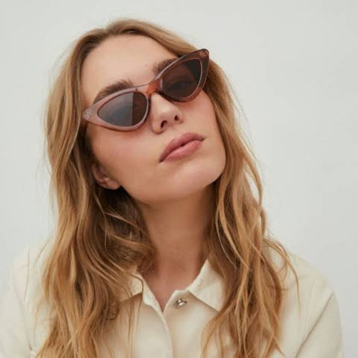 Cat%20Eye%20Triangle%20Frame%20Sunglasses%20for%20Women%20&%20Men%7C%20Vintage%20Small%20Retro%20Sunglasses%20-%20Image%203