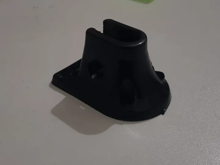 hook%20for%20laptop%20table%20or%20different%20tables%20-%20Image%202