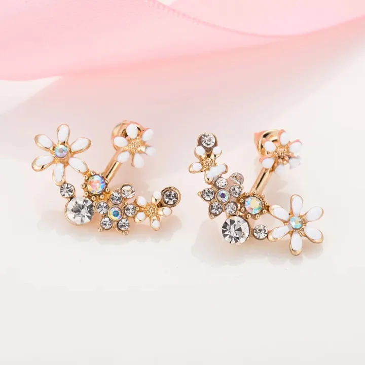 Cute%20Floral%20Stud%20Earrings%20-%20Image%204