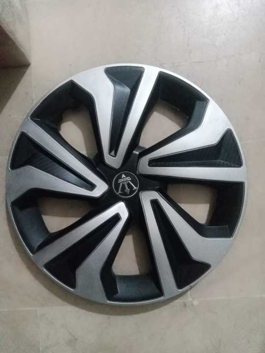Fancy%20Wheel%20Covers%20-%20(14%20Inch%20)%20-%204%20piece%20Set%20(Plastic)%20-%20Silver%20&%20Black%20-%20Image%203