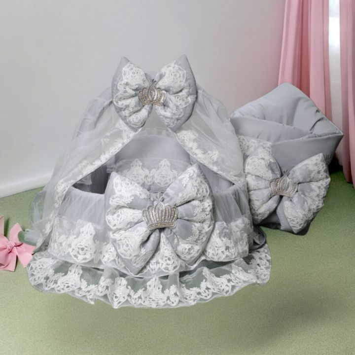 baby beautiful Bassinet with mosquito net n pillow with carry nest