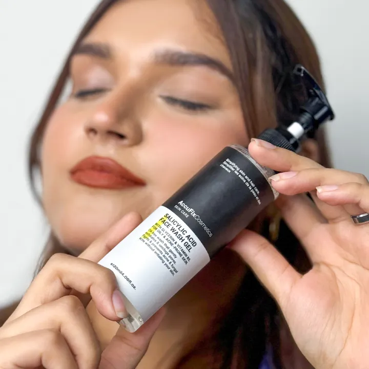 AccuFix%20Cosmetics%20Salicylic%20Acid%20Face%20Wash%20Gel%20-%20Image%202