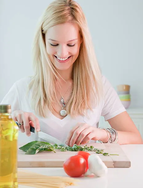 Nature's%20Home%20Brand%20Extra%20Virgin%20Olive%20Oil%20250%20ml%20Glass%20Bottle%20(Product%20of%20Turkey)%20-%20Image%206