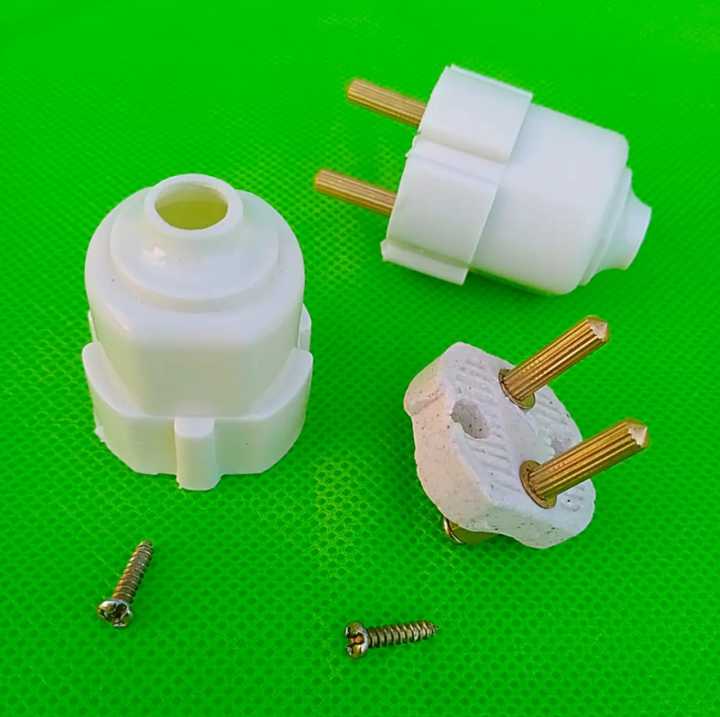 2%20Pin%20Male%20Plug%20250V%2016A%20High%20Quality%20Ceramic%20Base-%202%20Pcs%20Pack%20-%20Image%205