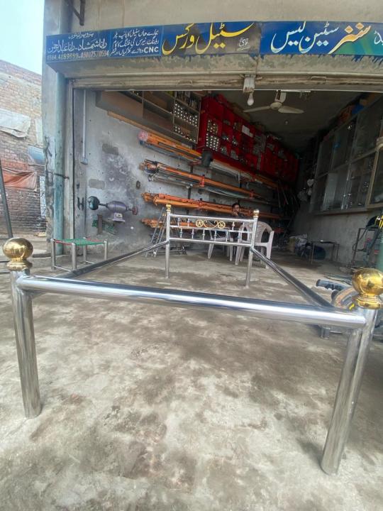 Stainless%20Stell%20Charpai%20-%20Image%203