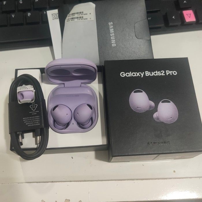 SAMSUNG%20Galaxy%20Buds%202%20Pro%20True%20Wireless%20Bluetooth%20Earbuds%20Bora%20Purple%20-%20Image%205