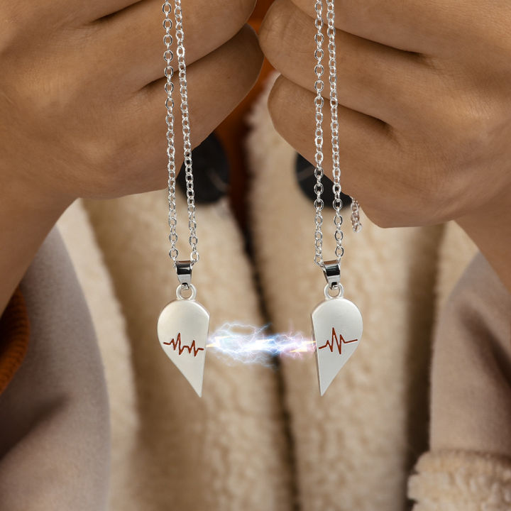 Electrocardiogram%20Love%20Magnetic%20Pendant%20Necklace%20for%20Couple%20Fashion%20Peach%20Heart%20Necklace%20for%20Love%20This%202%20Piece%20Classic%20Broken%20Heart%20Locket%20Love%20Locket%20is%20the%20perfect%20gift%20for%20lovers%20and%20best%20friends%20-%20Image%205