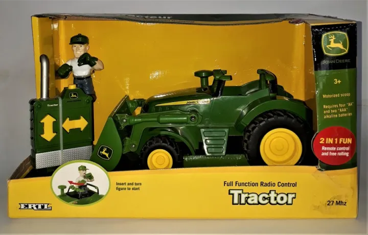 John%20Deere:%20TRACTOR%20-%20Image%202