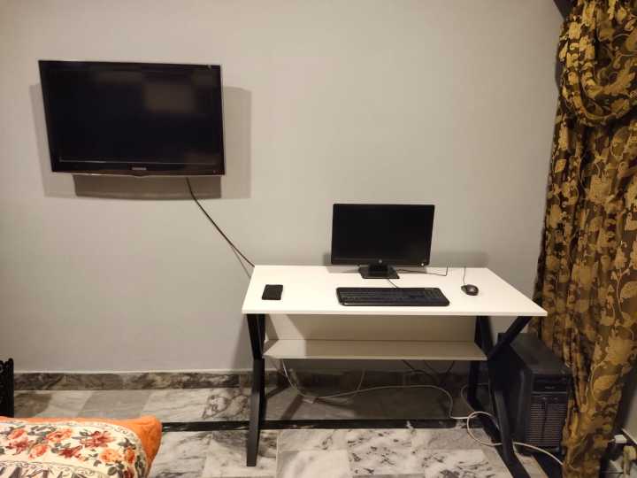 STUDY%20AND%20CALL%20CENTRE%20TABLE%20COMPUTER%20WORKING%20TABLE%20-%20Image%209