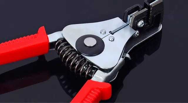 Automatic%20Cable%20Wire%20Strippers%20Crimping%20Plier%20Peeled%20Insulation%20Remover%20Cutter.%20-%20Image%206