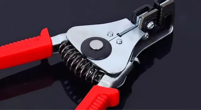 Automatic%20Cable%20Wire%20Strippers%20Crimping%20Plier%20Peeled%20Insulation%20Remover%20Cutter.%20-%20Image%206