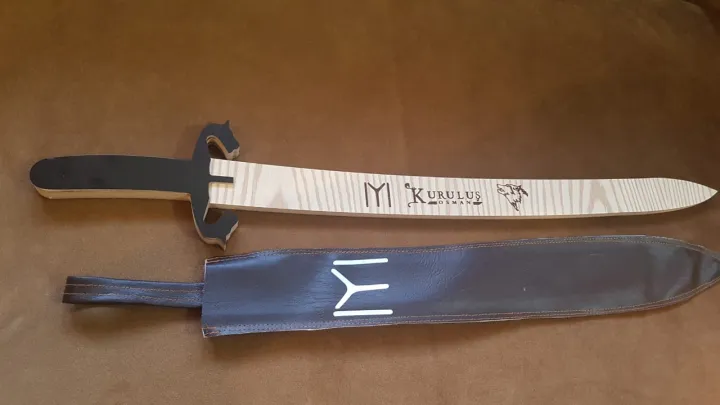 Osman%20Bey%20Wooden%20Swd-Toy%20(Hiking%20Artist)%20-%20Image%205