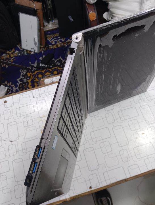 Toshiba%20tecra%20z50/%20i5%206th%20gen/%208gb%20ram/%20256gb%20m2%20SSD/%2015.6"%20screen%20size/%20backlight%20keybboard/%20fingerprint%20-%20Image%204