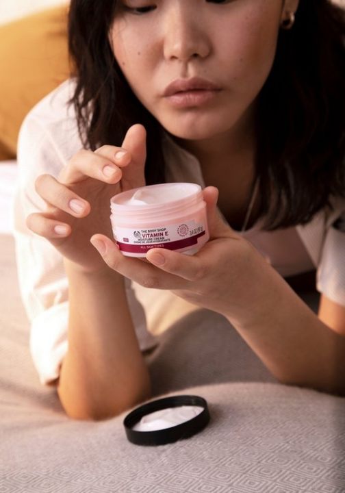 The%20Body%20Shop%20Vitamin%20E%20Intense%20Moisturizer%20Cream%20(50ML)%20-%20Image%204