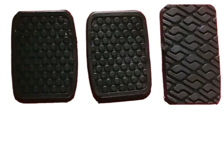 Suzuki%20Mehran%20Pedal%20Rubber%20set%203%20Pieces%20Black%20Colour%20-%20Image%202
