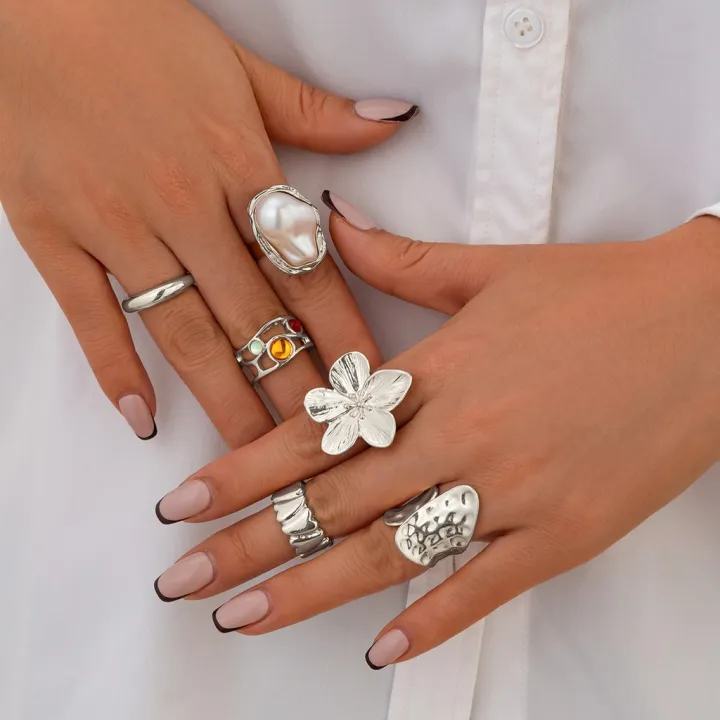 New%202026%206Pcs/Set%20Vintage%20Flower%20Metal%20Rings%20Baroque%20Imitation%20Pearl%20Ring%20Female%20Niche%20Exaggerated%20Open%20Ring%20Fashion%20Jewelry%20Rings%20-%20Image%203