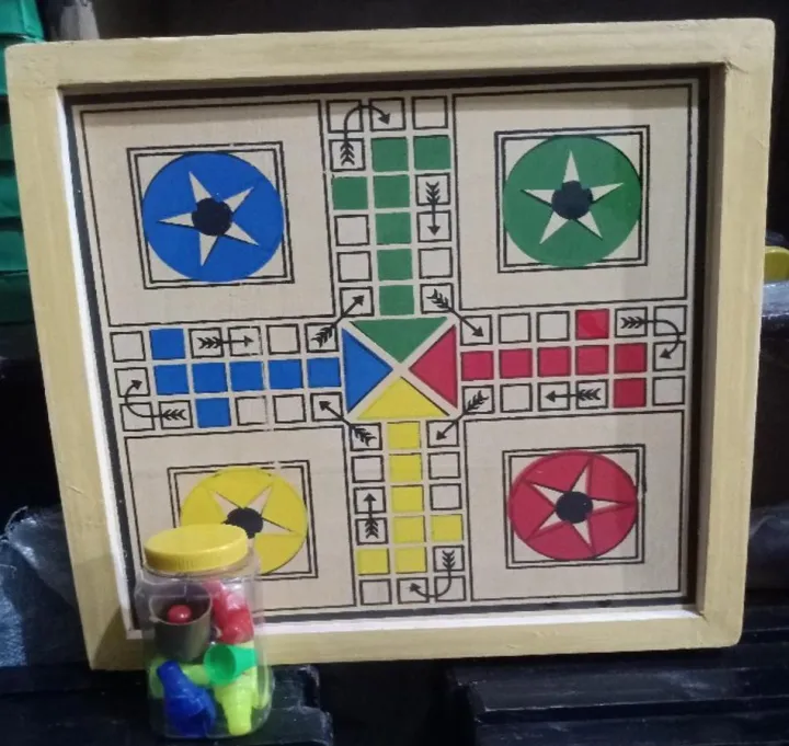 Wooden%20Ludo%20game-Frame%20Game%20For%20Family%20Children%20/%20Kids%20Ludo%20Board%20Game%204%20Players%20&%202%20Players%20(Standard)%20-%20Image%204