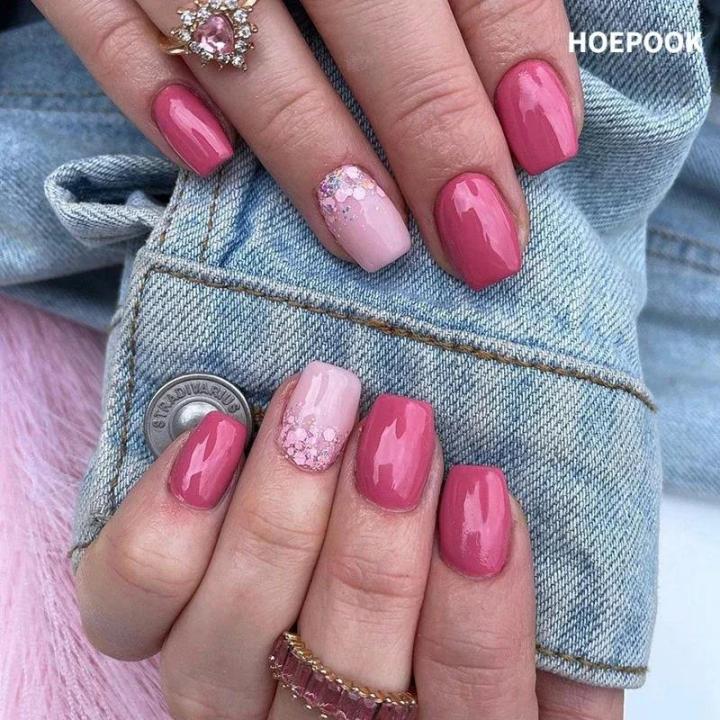 24pcs Short Barbie Pink Nails Pink Glitter False Nails Art Full Coverage Removable Waterproof Artificial Press on Nail