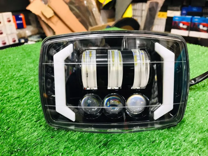 Bike%20Led%20Headlight%20Beam%20For%20Cd%2070%20&%20Cg%20125%20Original%20Fitting%20-%20Image%204