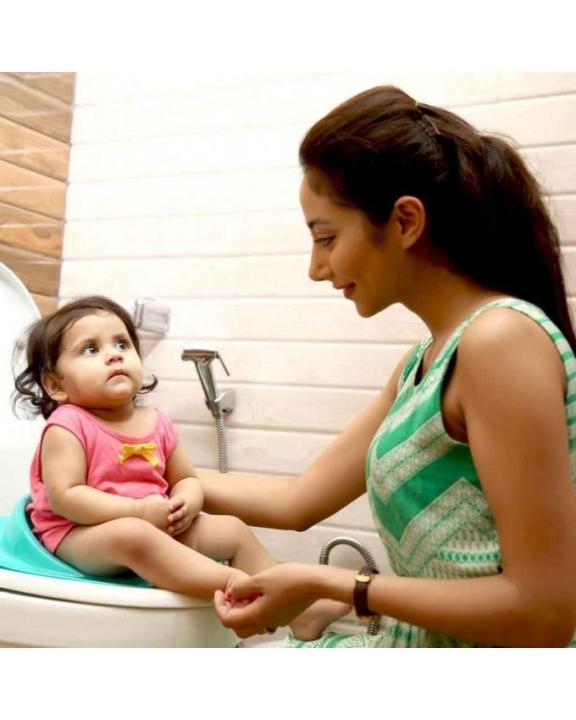 Baby%20Potty%20Seat%20for%20Commode%20Training%20-%20Image%202