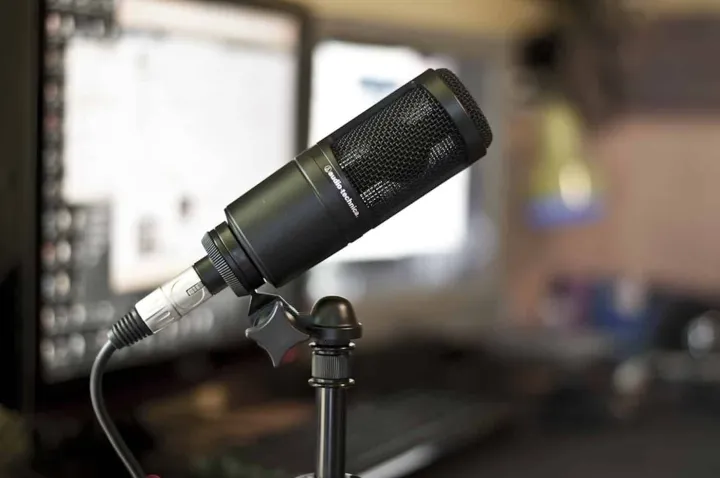 Audio-Technica%20AT2020%20Cardioid%20Condenser%20Microphone%20-%20Image%204
