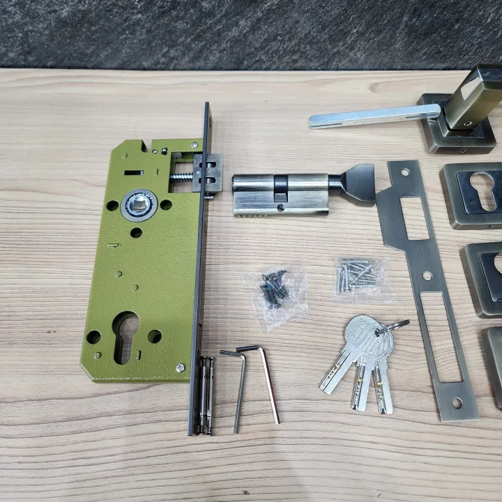 Door%20Lock%20with%20Large%20Machine%20%7C%20Durable%20%7C%20High%20Quality%20%7C%20Long%20Lasting%20-%20Image%205