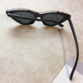Vintage Luxury Crystal Diamond Sunglasses Women Brand Designer Black Pink Frame Cat Eye Sun Glasses Bling Bling Eyewear. 