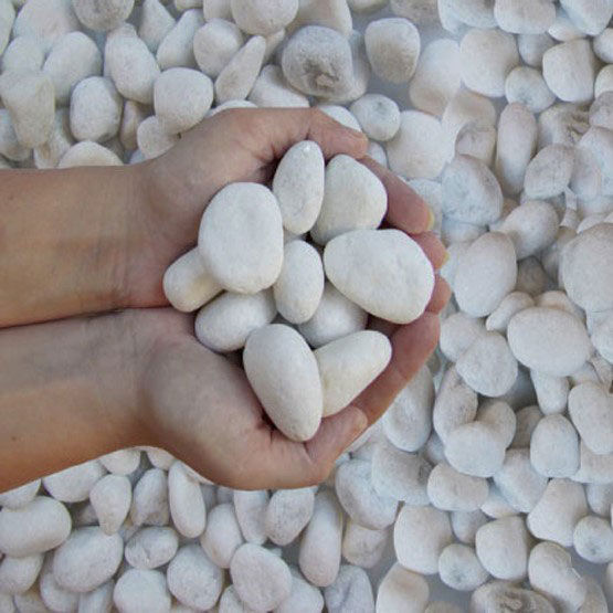 Mat%20Snow%20White%20Garden%20Pebbles%20for%20Sale%20Cobble%20Stone-%205%20kg%20pack%20-%20Image%203